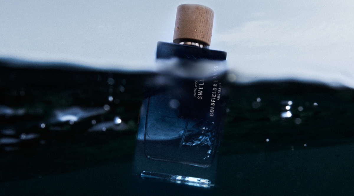 Goldfield & Banksから、新作「パシフィック ロック スウェル」ほか記念アイテムが10/16登場。波が砕ける直前を描く一本と、初のミニチュアセット。